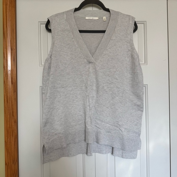 Cyrus: Women’s V-neck sweater vest - Picture 1 of 7